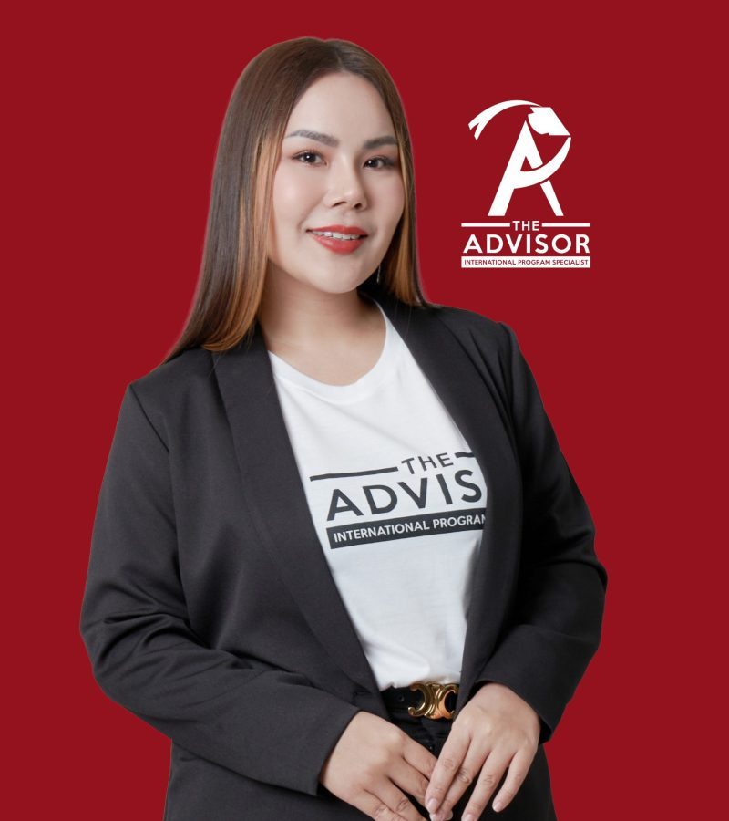 A portrait of Dr. Pornthip Chaithanapat. CEO & Founder at The Advisor Academy.